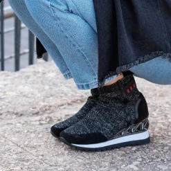 Bota Meia Com Cunha Y2327-H276 Em Preto Brilhante