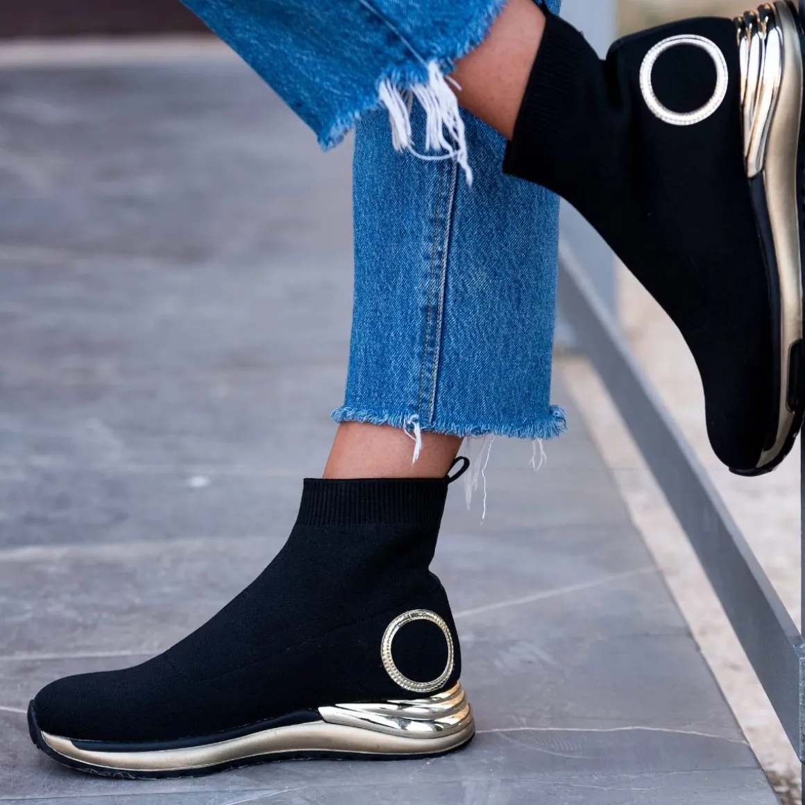 Estilo Meia Y2315-H307 Em Preto Com Detalhes Dourados