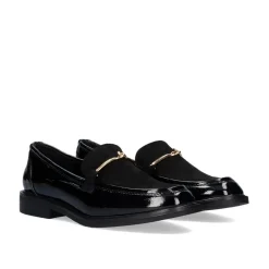 Mocassim Com Detalhe Dourado Virginia-489 Em Preto